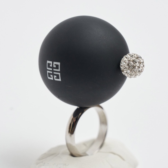 Givenchy 4G PEARL RING WITH CRYSTALS - BLACK - NEW WITH TAGS - Picture 11 of 12